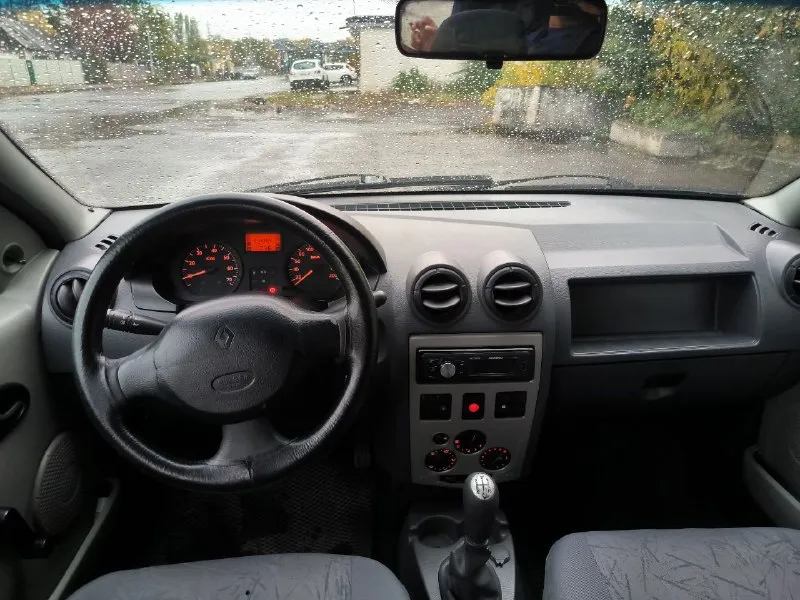 Renault logan 1.4 год 2007 мкпп 5ст пробег 245т автомобиль в хорошем техническом состоянии цена 400тр, возможен обмен на авто дешевле с вашей доплатой остальные вопросы по телефону+79493323015 осмотр в макеевке - фотография - 6