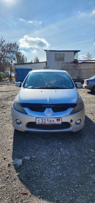 В продаже свое семейное авто, mitsubishi grandis 2004 год, коробка механика, двигатель 2,4 пол года... - фотография