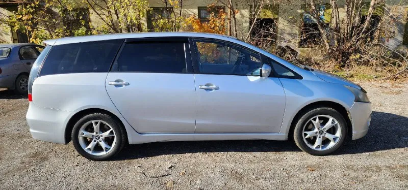 В продаже свое семейное авто, mitsubishi grandis 2004 год, коробка механика, двигатель 2,4 пол года назад поставили коробку контрактную, автомобиль едет резво и без всяких проблем, не когда не подводил, заводиться отлично, масло двигатель не кушает от замены до замены, есть косяки по кузову, ну как бы машина и не новая стоит газ пропан, не вписан так как машина ещё на днр номерах, но спокойно впишиться при поставки на наш регион, вы будете первым владельцем в стс птс много чего меняно в последнее время, все подробно расскажу и покажу при осмотре или по телефону, звоните, пишите цену вижу 700 000,первая цена в днр, торг минимальный +79496232249 феникс донецк - фотография - 2