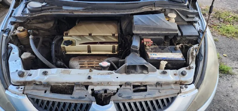 В продаже свое семейное авто, mitsubishi grandis 2004 год, коробка механика, двигатель 2,4 пол года назад поставили коробку контрактную, автомобиль едет резво и без всяких проблем, не когда не подводил, заводиться отлично, масло двигатель не кушает от замены до замены, есть косяки по кузову, ну как бы машина и не новая стоит газ пропан, не вписан так как машина ещё на днр номерах, но спокойно впишиться при поставки на наш регион, вы будете первым владельцем в стс птс много чего меняно в последнее время, все подробно расскажу и покажу при осмотре или по телефону, звоните, пишите цену вижу 700 000,первая цена в днр, торг минимальный +79496232249 феникс донецк - фотография - 8