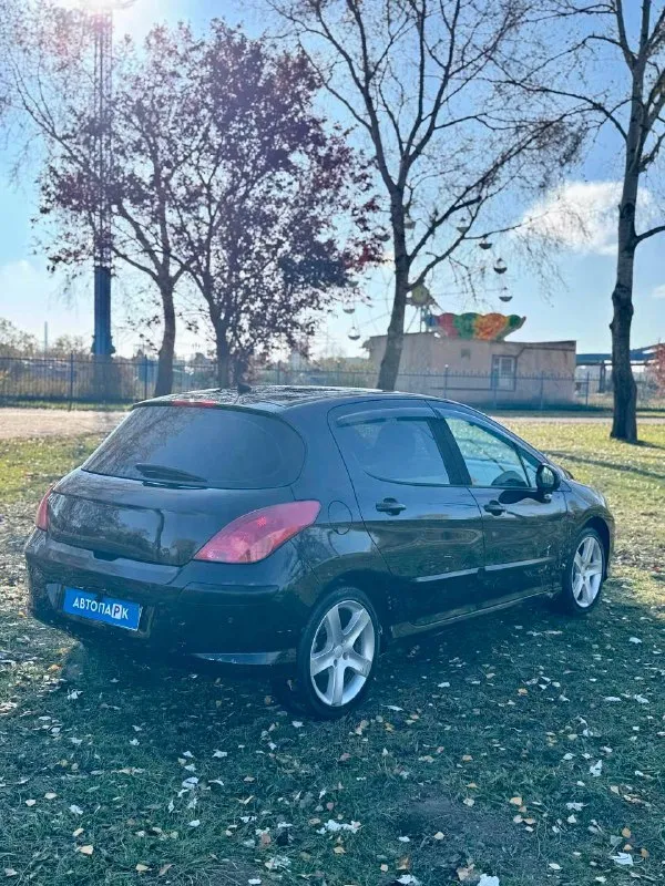 🦁 peugeot 308 💰цена: 410 000р 🏢город: мариуполь 📅год выпуска: 2008 🧾пробег: 229 132 км. ⚙️двигатель: 1.6 ⛽топливо: бензин ⚙️кпп: автомат 📞 телефон: +7-949-727-41-51 +7-949-551-91-52 +7-989-263-55-56 💾 описание: 👌 городской хэтчбек идеально подойдёт на каждый день начинающему водителю. надежный двигатель без расхода масла в паре с классическим автоматом. кузов крепкий, не гнилой. ✅ двигатель и акпп контрактные с минимальным пробегом, турбина новая. ✅ двухзонный климат контроль морозит шикарно, коробка автомат переключает идеально, подушки безопасности, полный электропакет, гур, abs, центральный замок, подогрев сидений, android магнитола с камерой заднего вида, оригинальные литые диски на новой резине. улица шевченко 2️⃣6️⃣9️⃣ - фотография - 6