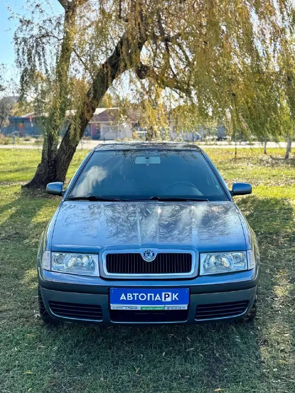 Skoda octavia tour 💰цена: 660 000р 🏢город: мариуполь 📅год выпуска: 2008 🧾пробег: 136 000км. ⚙️двигатель: 1.6 ⛽топливо: бензин ⚙️кпп: механика 📞телефон: +7-989-263-55-56 +7-949-727-41-51 +7-949-713-18-14 💾 описание: octavia - это воплощение надежности, комфорта и стиля. в отличном техническом состоянии, с ухоженным салоном и привлекательным экстерьером, он станет отличным выбором как для повседневных поездок, так и для дальних путешествий. ✅ оснащен надёжным двигателем bfq в паре с механической кпп ✅ оригинальный пробег ✅ заводская краска (два косметических окраса) ✅ все стекла заводские ✅ оцинкованный кузов лифтбек ✅ хорошее состояние как внешне, так и технически отличная комплектация: кондиционер, полный элктропакет, центральный замок, магнитола с usb, сигнализация с автозапуском, хорошая летняя резина. улица шевченко 269 🏦 возможна продажа в кредит по двум документам. - фотография - 2