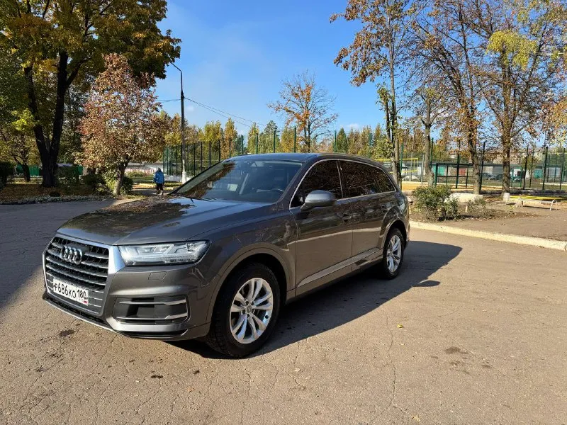 Audi q7 2.0 45tfsi 2019 год 79 000 км 4.1🍋 личный авто. я хозяин, машина оформлена на меня. осмотр в макеевке. другую такую в состоянии "новой" вы не найдете. заказывал из кореи с пробегом 40 000 км, в пользовании 2 года. причина продажи - пересел на класс авто повыше. авто за 2 года не разу не подводило, ни единой поломки, только замены расходников каждые 7500 км оригинальными запчастями. любые проверки. есть фото и видео от подборщиков с кореи. 2 комплекта новой резины, полноразмерное запасное колесо. 2 комплекта ключей. машина очень мягкая и динамичная, будите довольны. в салоны ставить не буду, обмен не интересен. кого не устраивает цена, не беспокойте пожалуйста. другую такую в состоянии "новой" вы не найдете. +7-949-322-22-64 - фотография - 2