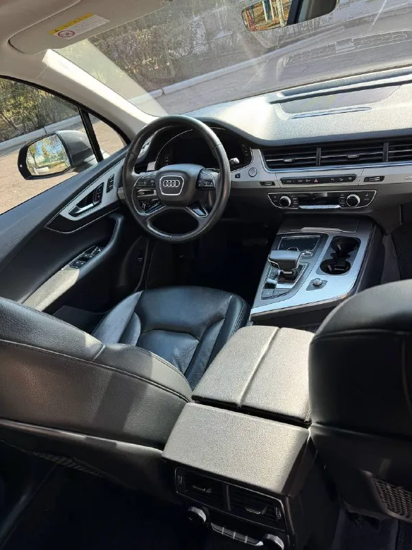 Audi q7 2.0 45tfsi 2019 год 79 000 км 4.1🍋 личный авто. я хозяин, машина оформлена на меня. осмотр в макеевке. другую такую в состоянии "новой" вы не найдете. заказывал из кореи с пробегом 40 000 км, в пользовании 2 года. причина продажи - пересел на класс авто повыше. авто за 2 года не разу не подводило, ни единой поломки, только замены расходников каждые 7500 км оригинальными запчастями. любые проверки. есть фото и видео от подборщиков с кореи. 2 комплекта новой резины, полноразмерное запасное колесо. 2 комплекта ключей. машина очень мягкая и динамичная, будите довольны. в салоны ставить не буду, обмен не интересен. кого не устраивает цена, не беспокойте пожалуйста. другую такую в состоянии "новой" вы не найдете. +7-949-322-22-64 - фотография - 5
