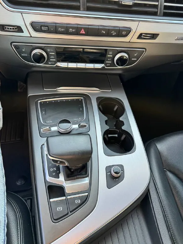 Audi q7 2.0 45tfsi 2019 год 79 000 км 4.1🍋 личный авто. я хозяин, машина оформлена на меня. осмотр в макеевке. другую такую в состоянии "новой" вы не найдете. заказывал из кореи с пробегом 40 000 км, в пользовании 2 года. причина продажи - пересел на класс авто повыше. авто за 2 года не разу не подводило, ни единой поломки, только замены расходников каждые 7500 км оригинальными запчастями. любые проверки. есть фото и видео от подборщиков с кореи. 2 комплекта новой резины, полноразмерное запасное колесо. 2 комплекта ключей. машина очень мягкая и динамичная, будите довольны. в салоны ставить не буду, обмен не интересен. кого не устраивает цена, не беспокойте пожалуйста. другую такую в состоянии "новой" вы не найдете. +7-949-322-22-64 - фотография - 8