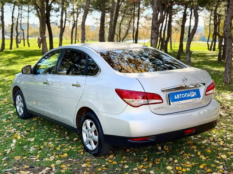 🚘 nissan almera g15 💰цена: 850 000р. 🏢город: мариуполь 📅год выпуска: 2018 🧾пробег: 132 630 км. ⚙️двигатель: 1.6 16v ⛽топливо: бензин ⚙️кпп: механика 📞 телефон: +7-989-263-55-56 +7-949-551-91-52 +7-949-727-41-51 💾 описание: ✅ заводская краска 100%. ✅ оригинальный пробег. ✅ южная эксплуатация. nissan almera g15 - это третье поколение седана nissan, автомобиль b-класса, известный своей надежностью, просторным салоном и вместительным багажником. производился на базе renault logan с технологией горячего цинкования кузова. 🚙 двигатель k4m 1.6 16v 102 л. с. самый лучший в линейке, едет шикарно, ходовая без посторонних звуков, мягкая, высокий клиренс. кондиционер, гур, abs, 2 airbag, подогрев сидений, птф, 2 din магнитола, центральный замок, 2 ключа. улица шевченко 2️⃣6️⃣9️⃣ 🏦 возможна продажа в кредит по двум документам. - фотография - 4