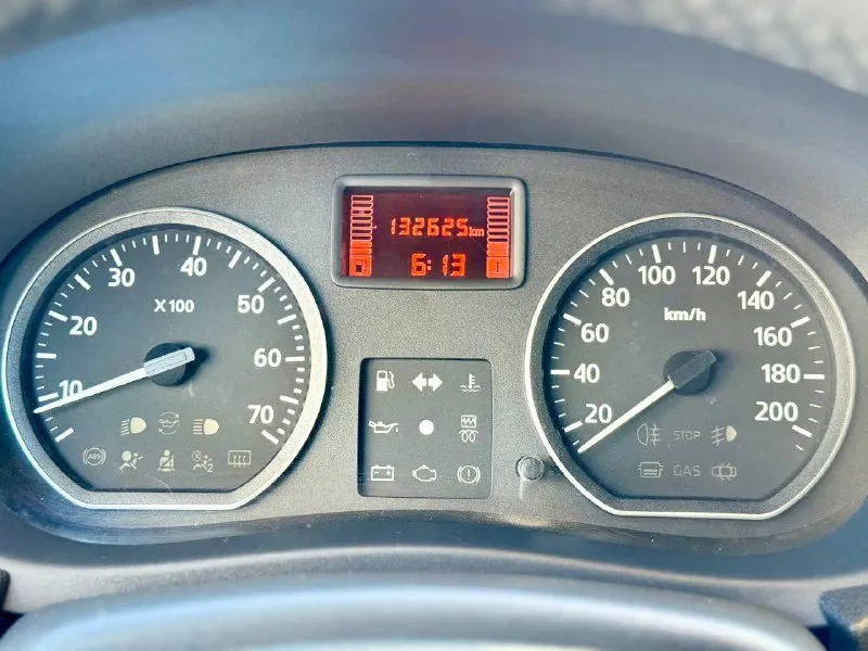 🚘 nissan almera g15 💰цена: 850 000р. 🏢город: мариуполь 📅год выпуска: 2018 🧾пробег: 132 630 км. ⚙️двигатель: 1.6 16v ⛽топливо: бензин ⚙️кпп: механика 📞 телефон: +7-989-263-55-56 +7-949-551-91-52 +7-949-727-41-51 💾 описание: ✅ заводская краска 100%. ✅ оригинальный пробег. ✅ южная эксплуатация. nissan almera g15 - это третье поколение седана nissan, автомобиль b-класса, известный своей надежностью, просторным салоном и вместительным багажником. производился на базе renault logan с технологией горячего цинкования кузова. 🚙 двигатель k4m 1.6 16v 102 л. с. самый лучший в линейке, едет шикарно, ходовая без посторонних звуков, мягкая, высокий клиренс. кондиционер, гур, abs, 2 airbag, подогрев сидений, птф, 2 din магнитола, центральный замок, 2 ключа. улица шевченко 2️⃣6️⃣9️⃣ 🏦 возможна продажа в кредит по двум документам. - фотография - 9