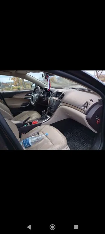 В продаже авто, опель инсигния универсал 2012года,1 владелец. мотор 1.4 турбо пробег примерно 60-80 тысяч. точно сказать не могу так как менялся двигатель, установлен газ, салон бежевая кожа. машина на ходу по ходовке нужно заниматься. машина уже в днр в донецке подробно раскасказать о машине не могу, так как получил авто в наследство от отца. .. продажа только с полным переоформлением. цена 950т торг. телефон +79493230051 - фотография - 2