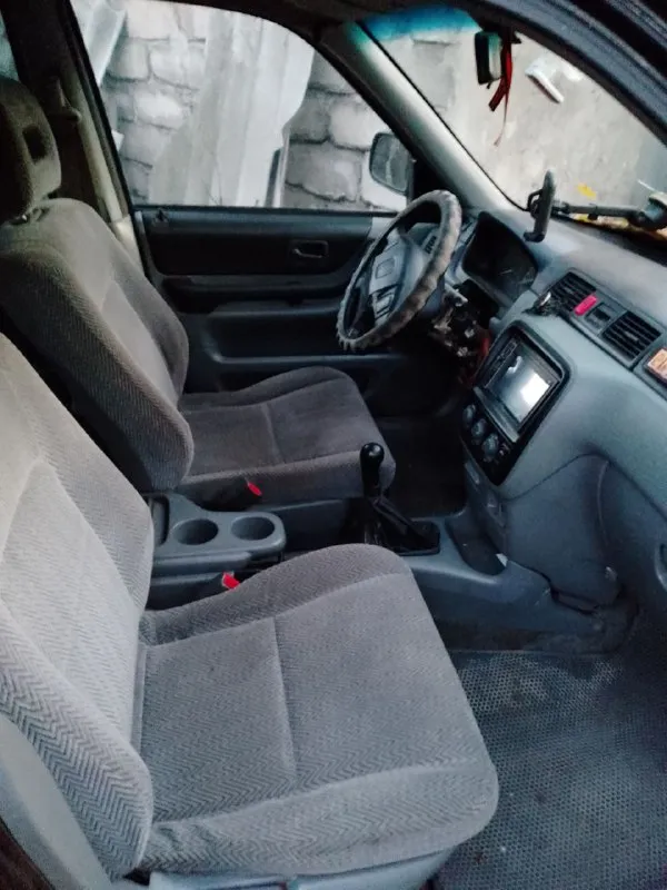Продам honda crv 1998 года бензин двигатель 2.0 машина в хорошем состоянии в основном небольшие нюансы по лкп местами по ходовой машина отлично установлена камера заднего вида резина в хорошем состоянии все остальное по телефону горловка +79493542248 +79493542249 📲 tg:. 📞 звоните: +7(949)3542248 - фотография - 4
