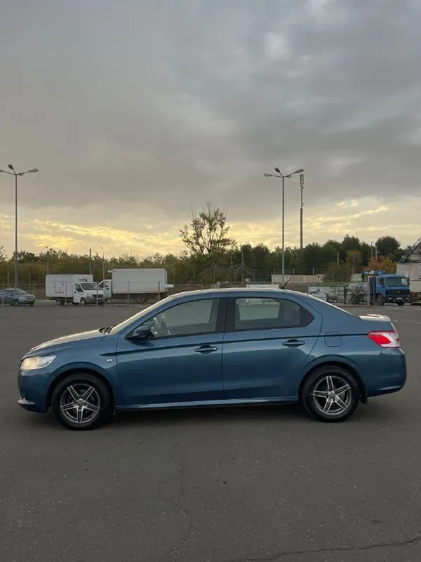 Пежо 301 2013г без вложений 1.6 на 115лс (ec5, продолжение tu5, только с фазиком - не проблемный ep6) на механике масло не ест, не троит, заводится с пол пинка машина обслужена полностью оригинальный пробег 197тыс (будет больше, каждый день езжу на ней) 2 владельца, я второй владею год машинка хорошая, каждый день на ходу, не подводила, продажа по причине покупки нового авто кондиционер подогрев заднего стекла, зеркал и зоны дворников подгорев передних сидений полный электростеклопакет, электрорегулировка зеркал электроусилитель руля по двигателю: заменено масло в коробке 6тыс назад заменен грм, помпа и все ролики 6тыс назад заменены задние подшипники масло в двигателе заменено 500км назад новые тормозные колодки поставил хороший подлокотник с подсветкой, установил туманки с ангельскими глазками в комплекте новая шипованная зимняя резина салон все время был в чехлах, сиденья как новые кузов в хорошем состоянии в родной краске за исключением капота и бампера ржавчины нет 2 ключа цена 790тыс. +79495506978 - фотография - 3