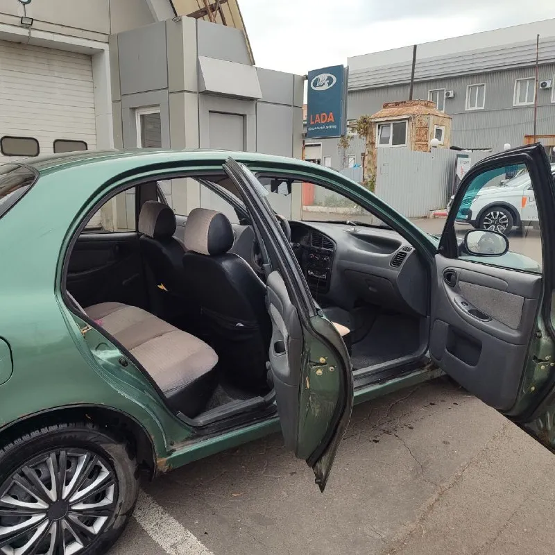 Продаю ланос 1.5 sx 2008 год, владею два года. машина в хорошем состоянии, ухоженная, без серьезных повреждений. салон чистый, все работает исправно. идеальный вариант для ежедневных поездок по городу и за его пределами. комплектация:гур, кондёр, электростеклоподьемники, обогрев заднего стекла, airbag. ходовка перебрана, двигатель, коробка работают исправно. два комплекта резины. пробег 242к. есть рыжики, состояние на фото. 220 000 рублей, торг только у капота. донецк. +79497315456 - фотография - 4