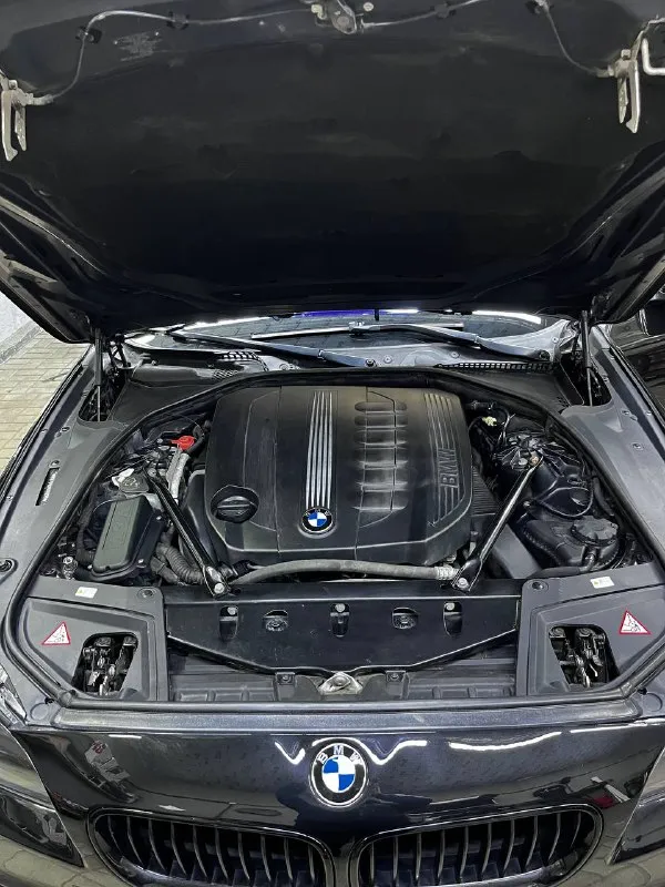 Продам bmw f10 2011 год 3 литра дизель 290.000 пробег дотяжки, ломайки, большой монитор, bi-led линзы, пандора с автозапуском. оптика перед/зад оклеена в полиуретан кузов после полировки, покрыт керамикой обслужена, по технике без вложений. практически новые, не битые, не катанные 19 диски(италия) комплект зимних 18 колес мариуполь днр 2.1 🍋 +79495607284 📲 tg: @danilautotoner 📞 звоните: +7(949)5607284 - фотография - 10