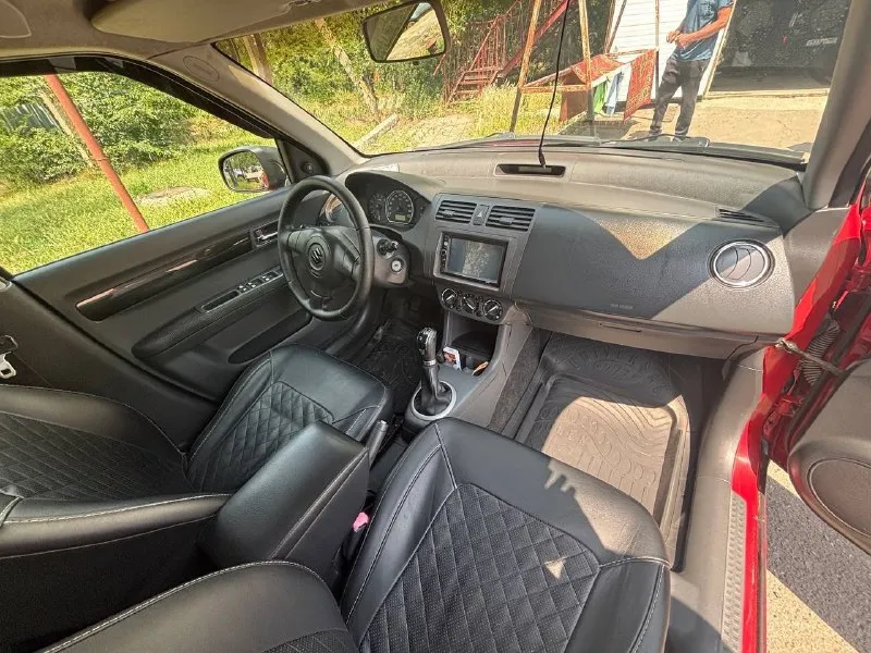 🚗 продам suzuki swift 2007 года | 125 000 км | собственик!!🚗 цена: 560 000 ₽ (возможен торг) ✅ ключевые преимущества: ——————————————————————— ✔️ всего 3 владельца по птс ✔️ пробег всего 125 000 км (реальный) ✔️ поменян ремень грм и помпа ✔️ отличная аудиосистема ✔️ кондиционер исправен, но требуется заправка ✔️ литые диски на зимней резине 📋 подробнее: ——————————————————————— • год: 2007 • двигатель: 1.3 л, 92 л. с. • кпп: механика • состояние кузова: идеальное, без ржавчины • обслуживание: всегда вовремя, и хорошими комплектующими 📞 звоните или пишите: +7 949 319-38-53 не упустите шанс купить ухоженный и надежный автомобиль! 📞 звоните: +7(949)3193853 - фотография - 3