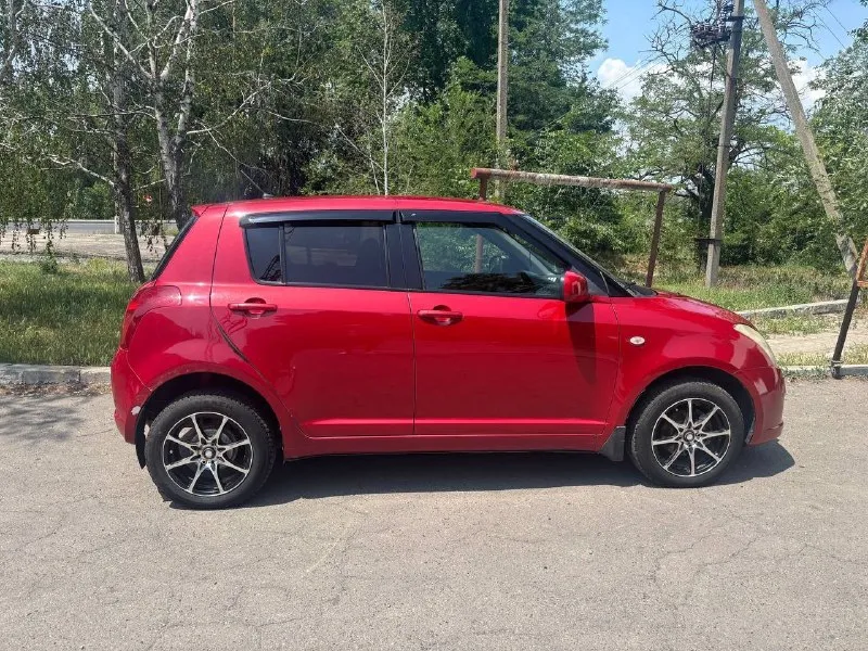 🚗 продам suzuki swift 2007 года | 125 000 км | собственик!!🚗 цена: 560 000 ₽ (возможен торг) ✅ ключевые преимущества: ——————————————————————— ✔️ всего 3 владельца по птс ✔️ пробег всего 125 000 км (реальный) ✔️ поменян ремень грм и помпа ✔️ отличная аудиосистема ✔️ кондиционер исправен, но требуется заправка ✔️ литые диски на зимней резине 📋 подробнее: ——————————————————————— • год: 2007 • двигатель: 1.3 л, 92 л. с. • кпп: механика • состояние кузова: идеальное, без ржавчины • обслуживание: всегда вовремя, и хорошими комплектующими 📞 звоните или пишите: +7 949 319-38-53 не упустите шанс купить ухоженный и надежный автомобиль! 📞 звоните: +7(949)3193853 - фотография - 6