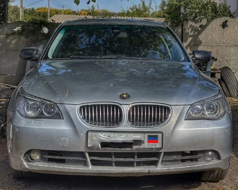 Bmw e60 2004г 525i m54b25 акпп полностью на ходу. колодки в круг новые, кондиционер заправлен. подогрев сидений. круиз работает. сиденья электро с памятью. электро регулировка руля. в штатную магнитолу установлен блютуз для музыки. диски r17 по кузову есть вмятины, царапины. учет днр, переоформление без проблем. донецк +79498099159 - телеграмм 770.000₽ 📞 звоните: +7(949)8099159 - фотография - 5