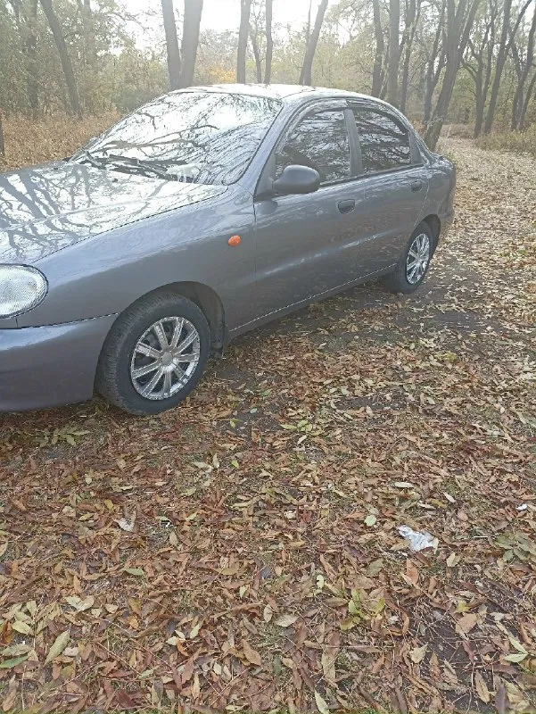 Продам: chevrolet ланос 2008 года.1.5 ходовая вкруг перебрана, мотор, коробка без нарекания гур, стеклоподъёмники кондер(работает) музыка два комплекта резины, новый бак, фильтра масла поменяны новый комплект грм по кузову без нареканий документы в норме любое переоформление все вопросы по телефону: +79497380904 макеевка 360₽ торг 📞 звоните: +7(949)7380904 - фотография - 4