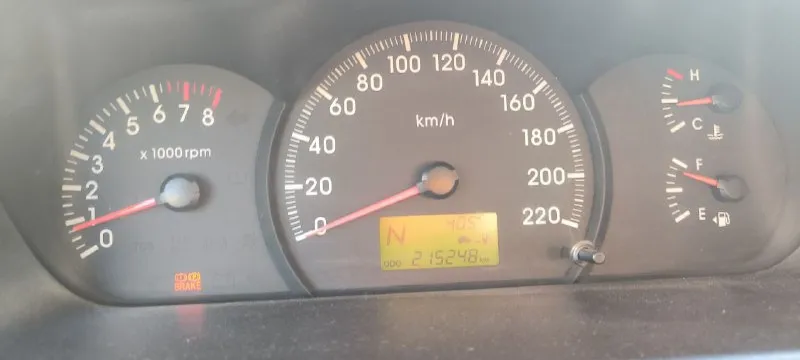 Продаю kia cerato 1 поколения, хетчбэк. ✅ год: 2005 ✅ пробег: 215.000 оригинальный ✅ двигатель: 1,6 ✅ лошадей: 105 ✅ привод: передний ✅ владелец: 4 ✅коробка : автомат ✅полностью зеленая автотека 🍀🍀🍀🍀 цена: 695.000 проверки автомобиля на сто приветствуются, торг уместен возле капота. в родном окрасе. !!без дтп!!! замена масла каждые 6000 километров. масло не ест, не дымит, акпп не пинается. комплектация: сигнализация star-line с автозапуском. кондиционер (полностью обслужен и заправлен) подогрев передних сидений подогрев заднего стекла передние стеклоподъёмники электропривод зеркал штатная аудиосистема (к магнитоле подсоединены силовые провода от сабвуфера, можно установить при желании) есть небольшие нюансы по кузову. 🎁в подарок комплект чехлов на все сидения, летняя резина новая pirelli. донецк +79494286403 виталий. - фотография - 5