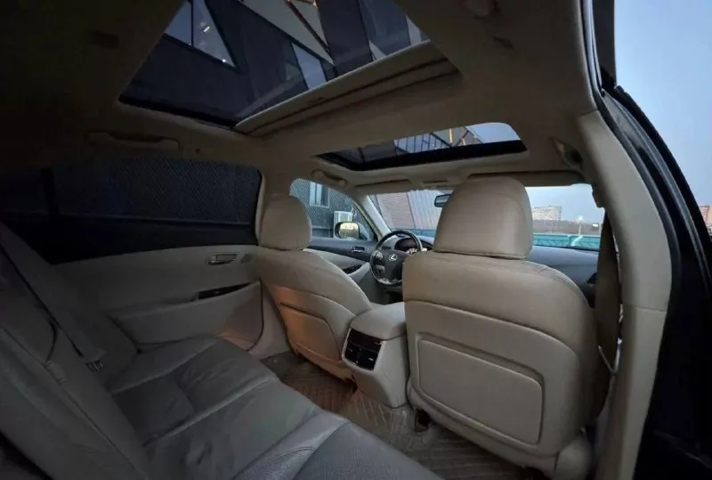Lexus es 350 3.5 самый надёжный двигатель пробег 301000 коробка автомат двух зонный климат задняя штора два люка два ключа без ключевой память сидений подогревы есть моменты по бамперу(фото в лс) машина на полном уверенном ходу но нужно заменить передние тормозные диски 1.290000₽ обмена нет, на осмотры не езжу территориально макеевка +79494736377 📞 звоните: +7(949)4736377 - фотография - 10