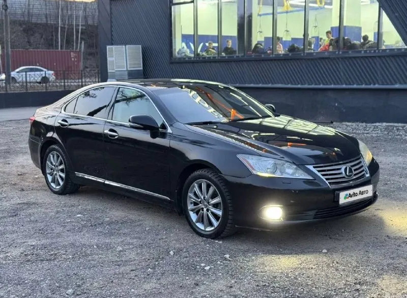 Lexus es 350 3.5 самый надёжный двигатель пробег 301000 коробка автомат двух зонный климат задняя штора два люка два ключа без ключевой память сидений подогревы есть моменты по бамперу(фото в лс) машина на полном уверенном ходу но нужно заменить передние тормозные диски 1.290000₽ обмена нет, на осмотры не езжу территориально макеевка +79494736377 📞 звоните: +7(949)4736377 - фотография - 2