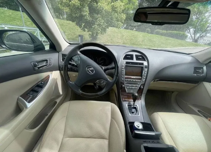 Lexus es 350 3.5 самый надёжный двигатель пробег 301000 коробка автомат двух зонный климат задняя штора два люка два ключа без ключевой память сидений подогревы есть моменты по бамперу(фото в лс) машина на полном уверенном ходу но нужно заменить передние тормозные диски 1.290000₽ обмена нет, на осмотры не езжу территориально макеевка +79494736377 📞 звоните: +7(949)4736377 - фотография - 7