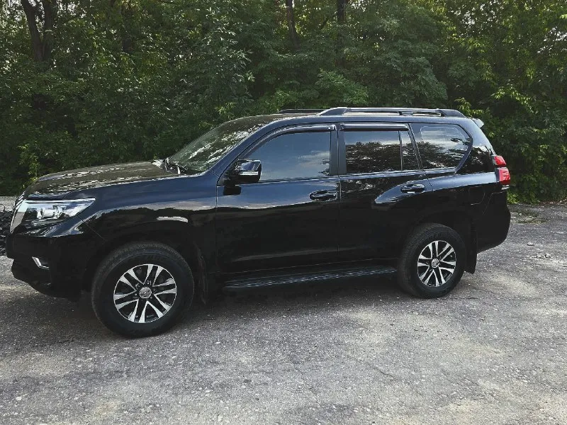 Продам: toyota land cruiser 150 двигатель: 4.0 бензин цена: 6🍋 пробег: 97800 год выпуска: 2019 год г... - фотография