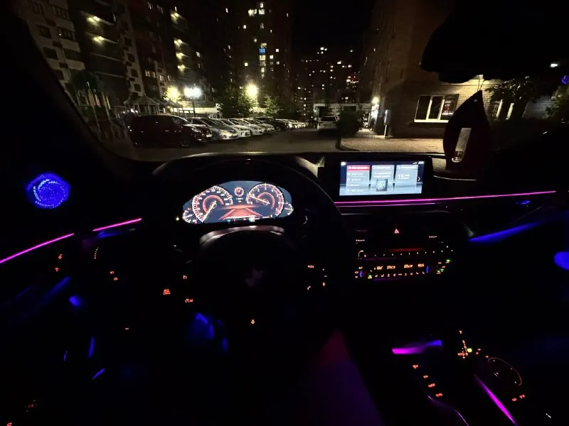 Bmw g30 540 xdrive 🚘 11 месяц 2017 года. привод: полный двигатель: 3.0 b58 st2 500 л. с (кому не нужно, можно отшить в сток) самый надежный мотор b58 + доработан, на кованых поршнях, потенциал мотора 750 л. с в комплекте 2 ключа, основной ключ с экраном. фары, крылья, капот, стойки, часть крыши, ниша под ручками в броне пленке. машина вся в керамике! автомобиль весь в заводском окрасе, за исключение одного крыла, была притертость, бьется до 200 микр ✅комплектация m-sport pro: музыка bowers wlikins, доводчики дверей, старт-стоп, проекция, бесключевой доступ на всех дверях, возможность открытия/закрытия багажника с кнопки, а также система hands-free(ногой), android auto, apple carplay, комфортные сидения с подогревом и вентиляцией, а так же множеством регулировок, черный потолок, руль в алькантаре и многое др. ✅на автомобиле установлен полный м-пакет и заводские м-тормоза, спортивная выхлопная система atm с возможностью регулирования с пульта (тише/громче) установлены откид 📞 звоните: +7(949)4265700 - фотография - 10