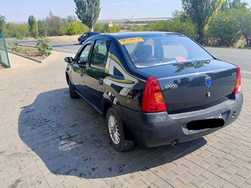Продаю дачия логан 2006года, куплена в 2007г. пробег 171 000, мотор 1,4. комплектация базовая один хозяин мотор масло не кушает, кузов освежался. помпа, грм новые. цена: 450 000 руб. возможен торг☝️ +79493435426 евгений - фотография - 2