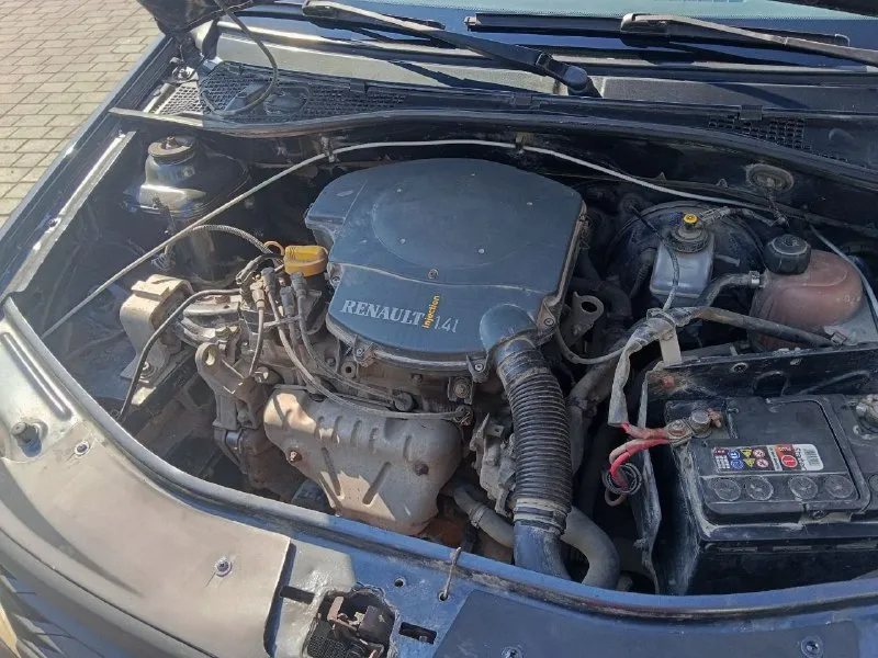 Продаю дачия логан 2006года, куплена в 2007г. пробег 171 000, мотор 1,4. комплектация базовая один хозяин мотор масло не кушает, кузов освежался. помпа, грм новые. цена: 450 000 руб. возможен торг☝️ +79493435426 евгений - фотография - 5