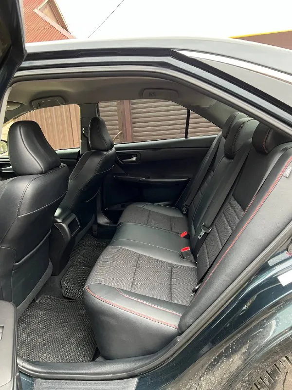 Toyota camry 50 se 2016 акпп, 6 ступеней мотор 2.5 (2ar-fe), 181 л. с. пробег — 141 000 км цвет: синий перламутр. внешне и технически — в идеальном состоянии. вся безопасность на месте, стёкла родные. автомобиль полностью покрыт керамикой. зоны риска в бронеплёнке (капот, крылья, бампер, стойки, зеркала, полоска на крыше, решётка радиатора, фары, пространства под ручками, пороги). днище и арки обработаны. машиной владею с 2019 года, не перекупщик. произведены две частичные замены масла в акпп (ravenol t-ws) с заменой фильтра. масло в двигателе — каждые 7 000 км (toyota 0w-20, оригинал), закупалось напрямую у поставщика «рустранс-логистик». фильтры — оригинал. тормозная жидкость — ate. колодки по кругу — nibk. комплектация: салон из комбинированной кожи, камера заднего вида, мультируль с лепестками переключения передач, электрорегулировка сидений, кондиционер, круиз-контроль, эл. усилитель руля, бортовой компьютер, обогрев зеркал, гу: usb, bluetooth, hands-free. +7 (949) 800-37-77 сергей. цена: 2 000 000₽ - фотография - 6