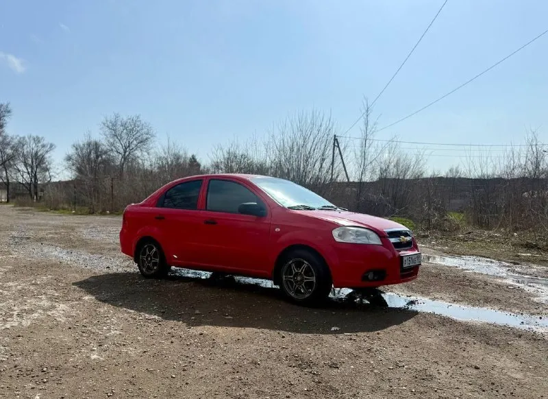 Продам chevrolet авео, 2007. двигатель работает хорошо, коробка хорошо. днище, пороги нечего делать не нужно, все хорошо. комплектация кондиционер ( работает), 2 эсп, гидроусилитель, стоит не плохая музыка (2din). по документам полное переоформление. осмотр мариуполь цена 520 торг у капота. +79498014939 📲 tg: владимир 📞 звоните: +7(949)8014939 - фотография - 3