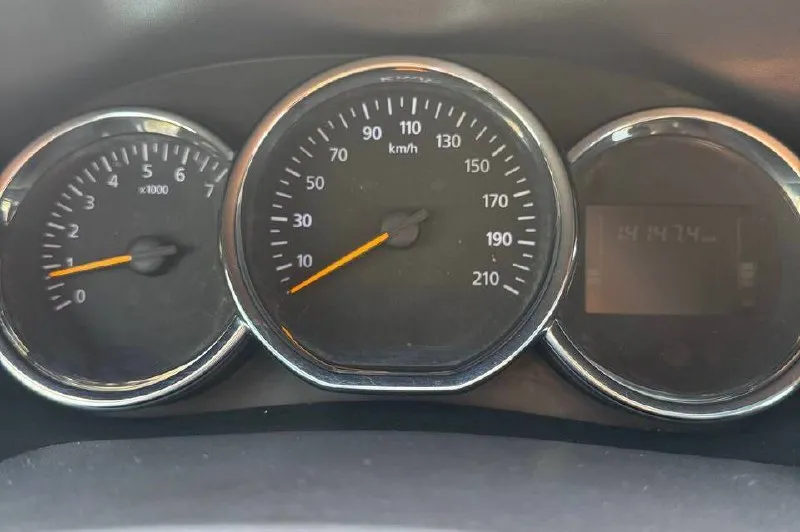 🇫🇷 renault logan 💰цена: 670 000р. 🏢город: мариуполь 📅год выпуска: 2019 🧾пробег: 141 500 км. ⚙️двигатель: 1.6 8v. ⛽топливо: бензин ⚙️кпп: механика 📞 телефон: +7-949-727-41-51 +7-949-551-91-52 +7-989-263-55-56 💾 описание: - фотография - 9