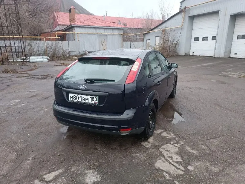Продам форд фокус 2, 1.6 2005 года выпуска, пробег 220 тысяч, автомобилем владею более 2-х лет. все делалось вовремя. салон чистый, не прокуренный. машина на ходу. требует внимания по кузову. 400 тыс. , торг +79496211413 - фотография - 2