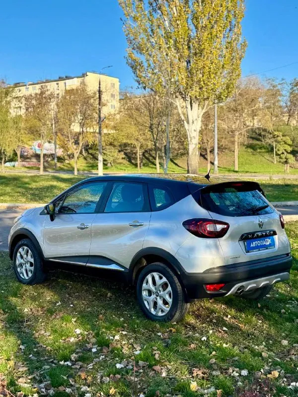 🚙 renault kaptur 💰цена: 1 400 000р. 🏢город: мариуполь 📅год выпуска: 2017 🧾пробег: 91 000 км. ⚙️двигатель: 1.6 16v ⛽топливо: бензин ⚙️кпп: механика 📞 телефон: +7-949-727-41-51 +7-949-551-91-52 +7-989-263-55-56 💾 описание:. .. 5.png')">✅ один владелец, птс оригинал. ✅ заводская краска 100%. ✅ оригинальный пробег. ✅ южная эксплуатация. 🚙 двигатель h4m 1.6 16v. (надежный и экономичный), ходовая без посторонних звуков, мягкая, высокий клиренс. ✅ климат-контроль, бесключевой доступ, старт-стоп, гур, abs, airbag, подогрев сидений/лобового, магнитола с bluetooth, кожаный мульти-руль, электро-зеркала с складыванием, центральный замок, 2 ключа. улица шевченко 2️⃣6️⃣9️⃣ 🏦 возможна продажа в кредит по двум документам. - фотография - 6