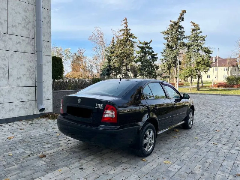 Шкода октавия тур 2009 года 1.6 механика пробег 116000 тыс родной 1000% готов на любые проверки, без дтп весь автомобиль в родной краски!все стекла включая лобовые родные состояние автомобиля идеальное! вложений никаких не требует все обслужено, было сделано то замена грм ролика свечи масло в моторе состояние салона как новое! два комплекта ключей повторюсь авто в идеальном состоянии такую шкоду нечасто встретишь осмотр город мариуполь цена 785000тыс рублей по всей вопросам звоните +79497195733 - фотография - 6