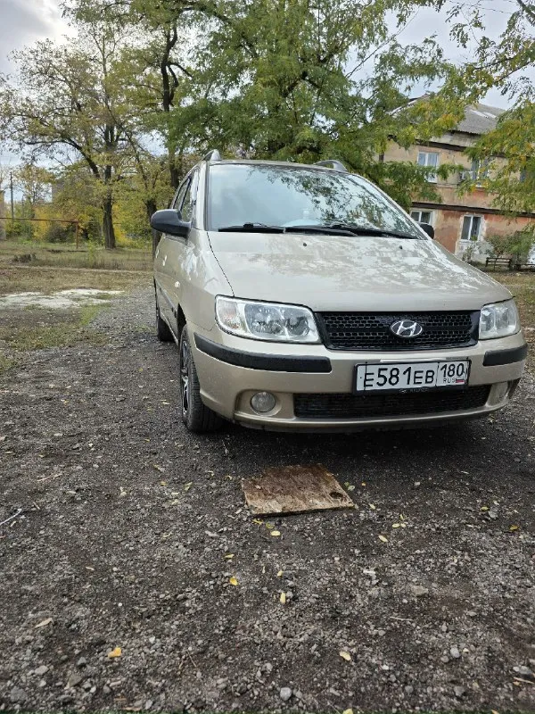Продам hyundai матрикс 2006 год. мотор 1.6. газ -бензин. газ вписан. кондеционер. стеклоподьемники. коробка механика. рыжиков нет. мотор стоит контрактный. вписаный в техпаспорт. машина была украинская не пригон. зима на штампах прошла один сезон и резина и диски. цена 550 тыс. руб. телефон. +79493069027. связь плохая пишите либо смс либо на этом номере телега. машина находиться в горловке. 📞 звоните: +7(949)3069027 - фотография - 9