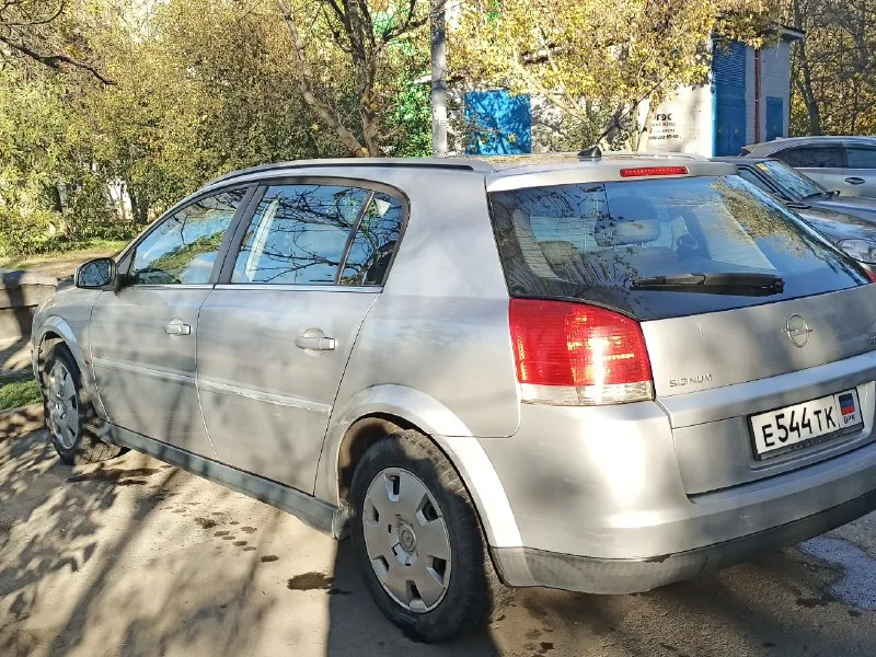 Продам opel сигнум 2004г. в. двигатель 2,2. кпп механика. пробег 168000₽ родной! авто в хорошем состоянии! есть пару косяков по кузову, на работу никак не влияют! машина полностью оцинкованная, поэтому гнили нет вообще!!! в 2021 году была пригнана из германии под заказ. там один хозяин и здесь один. авто надёжное и просторное! сел, поехал! в данный момент находится в ростове, но пригон в донецк, естественно, обсуждается. вопросы, дополнительные фото и видео по телефону. цена 450000₽. торг уместен. тел. +79896153653, +79782005114(вацап). 📞 звоните: +7(989)6153653 - фотография - 2