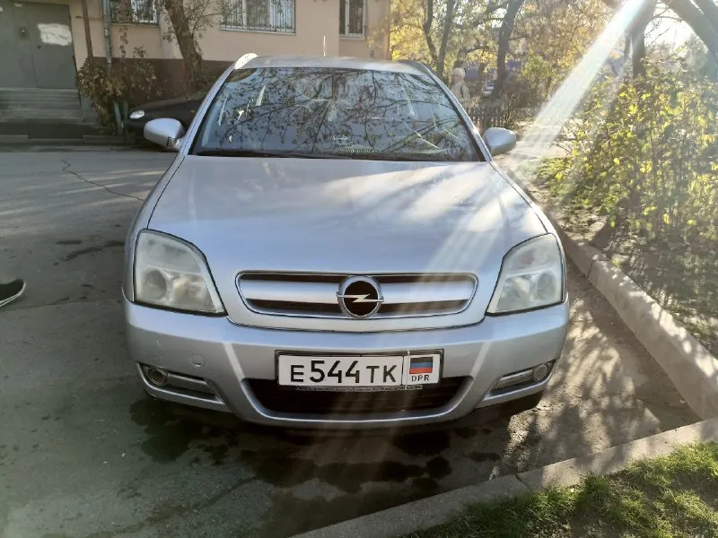 Продам opel сигнум 2004г. в. двигатель 2,2. кпп механика. пробег 168000₽ родной! авто в хорошем состоянии! есть пару косяков по кузову, на работу никак не влияют! машина полностью оцинкованная, поэтому гнили нет вообще!!! в 2021 году была пригнана из германии под заказ. там один хозяин и здесь один. авто надёжное и просторное! сел, поехал! в данный момент находится в ростове, но пригон в донецк, естественно, обсуждается. вопросы, дополнительные фото и видео по телефону. цена 450000₽. торг уместен. тел. +79896153653, +79782005114(вацап). 📞 звоните: +7(989)6153653 - фотография - 3