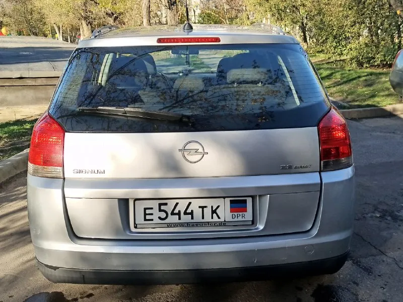Продам opel сигнум 2004г. в. двигатель 2,2. кпп механика. пробег 168000₽ родной! авто в хорошем состоянии! есть пару косяков по кузову, на работу никак не влияют! машина полностью оцинкованная, поэтому гнили нет вообще!!! в 2021 году была пригнана из германии под заказ. там один хозяин и здесь один. авто надёжное и просторное! сел, поехал! в данный момент находится в ростове, но пригон в донецк, естественно, обсуждается. вопросы, дополнительные фото и видео по телефону. цена 450000₽. торг уместен. тел. +79896153653, +79782005114(вацап). 📞 звоните: +7(989)6153653 - фотография - 4