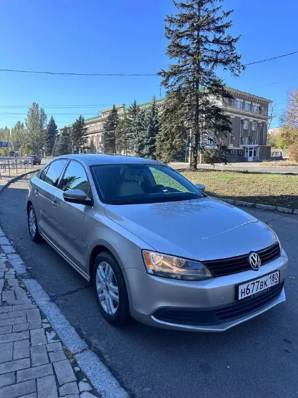Продам volkswagen jetta se 2013 г. В. , двигатель 2.5 л. , акпп - 6 ступенчатый aisin, 170 л. С. , пробег 164 тыс. Км. Автомобиль в полном порядке, двигатель работает хорошо, масло не ест, акпп переключает быстро, без пинков или рывков, ходовая не стучит и не гремит, салон в отличном состоянии. Расходники поменяны, на хорошей зимней резине. Я собственник. Цена: 1150000 р. + торг. Город донецк, днр, +79494770204
📞 Звоните: +7(949)4770204 - фотография - 1