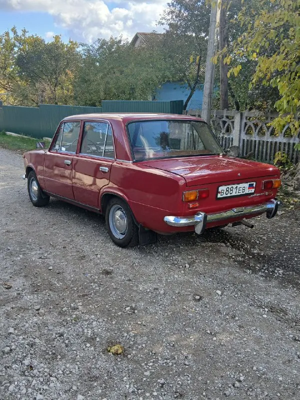 Любителям ретро классики. продам ваз 2101 в отличном состоянии. .освежалась 15 лет назад пробег 125тыс км.1972год. работает как часы сел и поехал без вложений 200тыс. руб. кому дорого в магазин за мопедами. +79497142206.п. володарское. 📲 tg: ваня 📞 звоните: +7(949)7142206 - фотография - 4