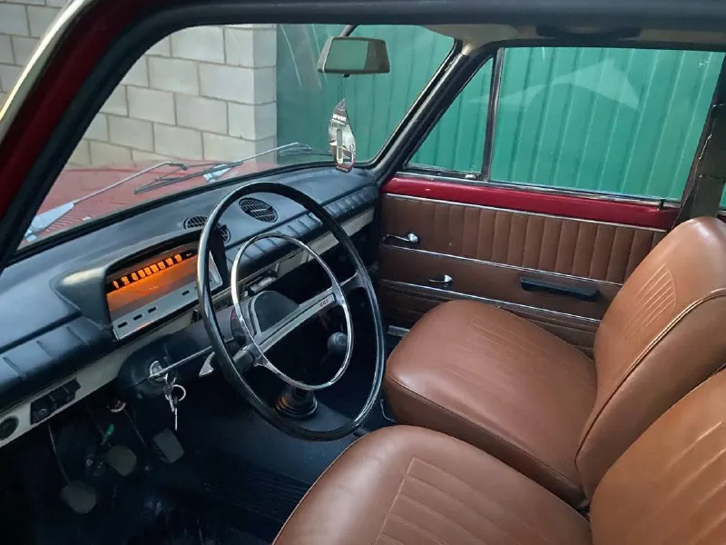 Любителям ретро классики. продам ваз 2101 в отличном состоянии. .освежалась 15 лет назад пробег 125тыс км.1972год. работает как часы сел и поехал без вложений 200тыс. руб. кому дорого в магазин за мопедами. +79497142206.п. володарское. 📲 tg: ваня 📞 звоните: +7(949)7142206 - фотография - 5