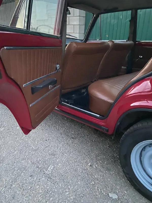 Любителям ретро классики. продам ваз 2101 в отличном состоянии. .освежалась 15 лет назад пробег 125тыс км.1972год. работает как часы сел и поехал без вложений 200тыс. руб. кому дорого в магазин за мопедами. +79497142206.п. володарское. 📲 tg: ваня 📞 звоните: +7(949)7142206 - фотография - 6