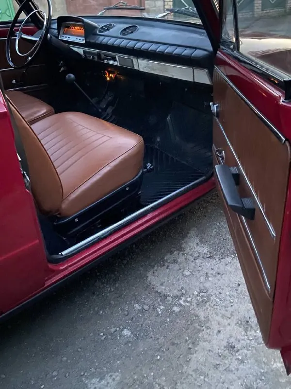 Любителям ретро классики. продам ваз 2101 в отличном состоянии. .освежалась 15 лет назад пробег 125тыс км.1972год. работает как часы сел и поехал без вложений 200тыс. руб. кому дорого в магазин за мопедами. +79497142206.п. володарское. 📲 tg: ваня 📞 звоните: +7(949)7142206 - фотография - 7