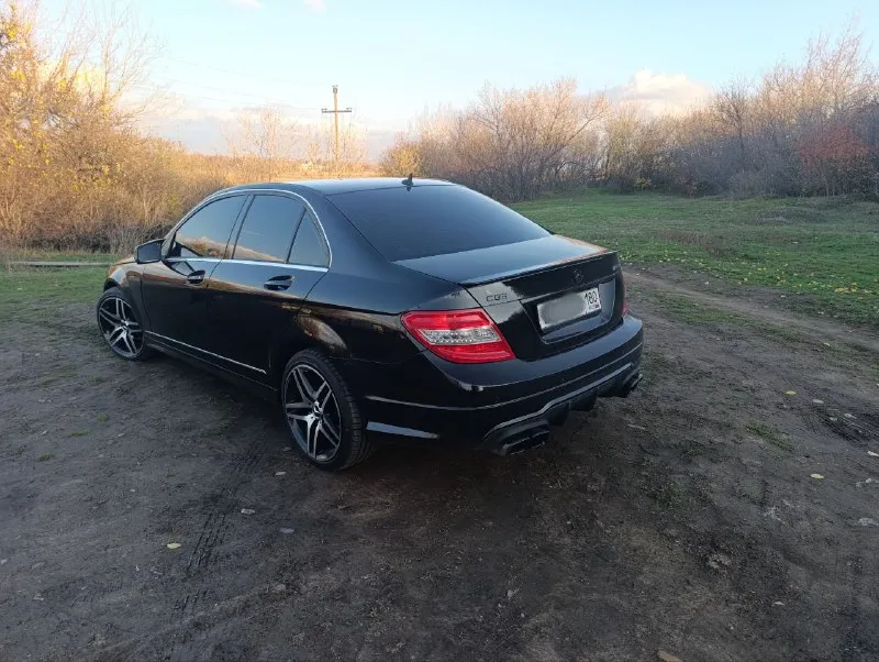Продам обмен mercedes benz ат с класс, с 280 3.0л 4matic 7 g- tronic 231л. с, тип двигателя : бензин 3 л, привод полный, коробка передач автомат, комплектация: особая серия, пробег 152 т. км, салон из натуральной коричневой кожи, сиденья с полно й электро регулировкой, памятью и подогревами, 3 х зонный климат контроль, электро зеркала со складыванием и подогревом, руль с электроприводом и памятью с лепестками, черный потолок, музыка harman-kardon, монитор 12.3 дюймов, камеры зад перед, авто затемнение, электро шторка заднего стекла, сигнализация пандора (отслеживание на карте, полное управление всеми системами с мобильного телефона) авто покрыто керамикой, два комплекта резины на легкосплавных дисках, информация по 📱79493781634 цена 2🍋 донецк 📲 tg: великий 📞 звоните: +7(949)3781634 - фотография - 7