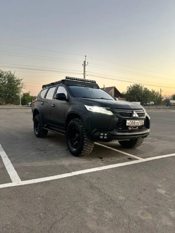 Интересует обмен на трофейный бронеавтомобиль иностранного производства или танк. вместе с машиной отдам новый комплект самого дорогого рэба griphon-10t. тел. :8999-162-69-09(телеграмм) mitsubishi pajero sport 3 год выпуска: 2016 двигатель: 3.0 бензин 209 л. с. коробка передач: пробег: 160000 км машина в максимальной комплектации и полностью подготовлена к бездорожью, а именно: - кузов, арки, полностью покрыты защитным покрытием line-x черного цвета; - антикор днища; - главные пары заменены на 4,8 (было 3,9), все блокировки; - установлен самый дорогой регулируемый лифт-комплект риф; - установлены 35 колеса bf goodrich с расширением арок; - установлен силовой задний бампер риф; - установлены силовые пороги риф; - установлен экспедиционный багажник stc с подсветкой в круг aurora; - установлена лебедка king kong; - установлен увеличенный топливный алюминиевый бак на 100 литров; - установлены дополнительные радиаторы охлаждения двигателя, и гур; - установлен до 📞 звоните: +7(999)1626909 - фотография - 3