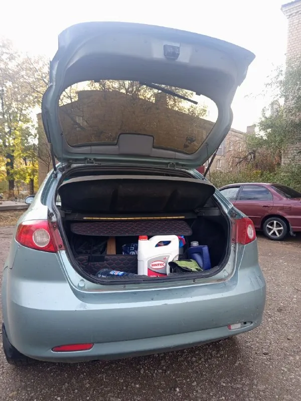 Продам шеврале лачетти хечбек 1,6 2006г. в хорошем состоянии цена 450р возможен обмен на автомат +79495275869 📲 tg: @bambula_88888888 📞 звоните: +7(949)5275869 - фотография - 1