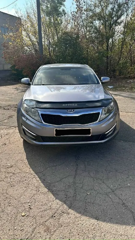 Продам kia optima! цена: 1. 100. 000р. торг у капота год: 2013г. пробег 200 тыс. км. двигатель(обычный dohc не путать с gdi ) европейка(чистый кореец) кузов в отличном состоянии(без рыжиков и вздутий) кожаный салон, сенсорная магнитола с камерой заднего вида, 4 эл. стеклоподьемника, подогрев и память сидений, двух зонный климат контроль, датчики света, дождя, круиз контроль, парктроник, подрулевые лепестки, мультируль, электро зеркала, 2 ключа, сигнализация с обратной связью. обслужена: из недавнего: заменил масло в двс и в коробке, фильтра, колодки!ходовая в отличном состоянии!переоформление без проблем. собственник, не перекуп. телефон: +7 949 3845641 📞 звоните: +7(949)3845641 - фотография - 3