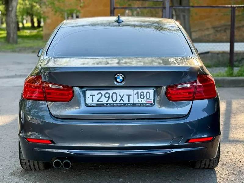 Продам: bmw f30 328i год выпуска: 2012 объем двигателя: 2.0л (245л. с.) коробка : автомат привод: задний пробег: 270 тыс. км автомобиль в отличном состоянии, на полном ходу. черный салон, черный потолок. каждая кнопка в салоне работает. в автомобиле есть абсолютно все как для комфортного передвижения, так и для проявления агрессии на дороге. цена 1,550🍋 возможна продажа в кредит. г. донецк тел +79493402371 📲 tg: даниил ворона 📞 звоните: +7(949)3402371 - фотография - 6