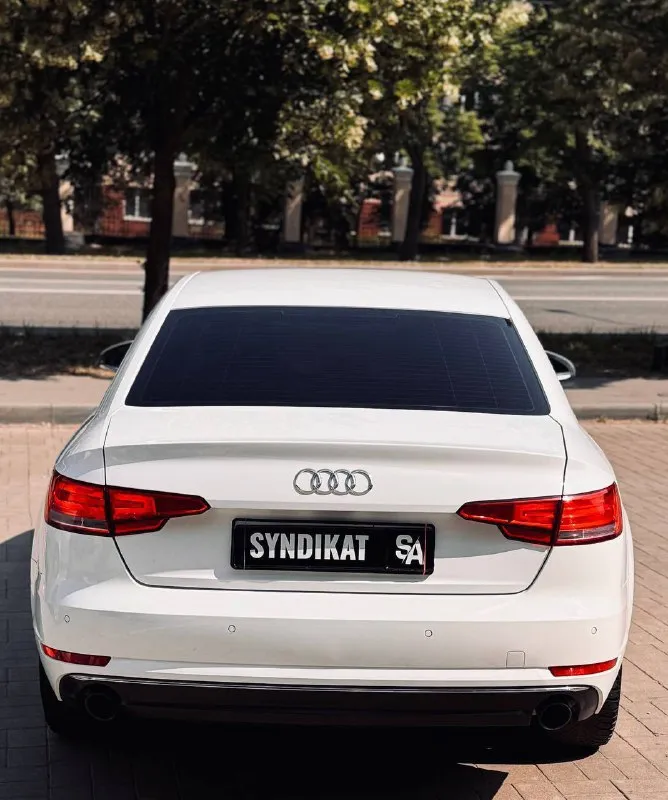 Продам: audi a4 b9 год выпуска: 2015 объем двигателя: 2.0л (190 л. с.) коробка : автомат привод: передний пробег: 150 тыс. км автомобиль в отличном состоянии, на полном ходу. без вложений, от слова вообще. черный салон, черный потолок (алькантара) каждая кнопка в салоне работает. нареканий по машине нет. двигатель, коробка, ходовая, все на отлично. салон не затерт, не поцарапан. собственник. цена 1,900🍋 возможна продажа в кредит. г. донецк тел +79493402371 📲 tg: даниил ворона 📞 звоните: +7(949)3402371 - фотография - 6