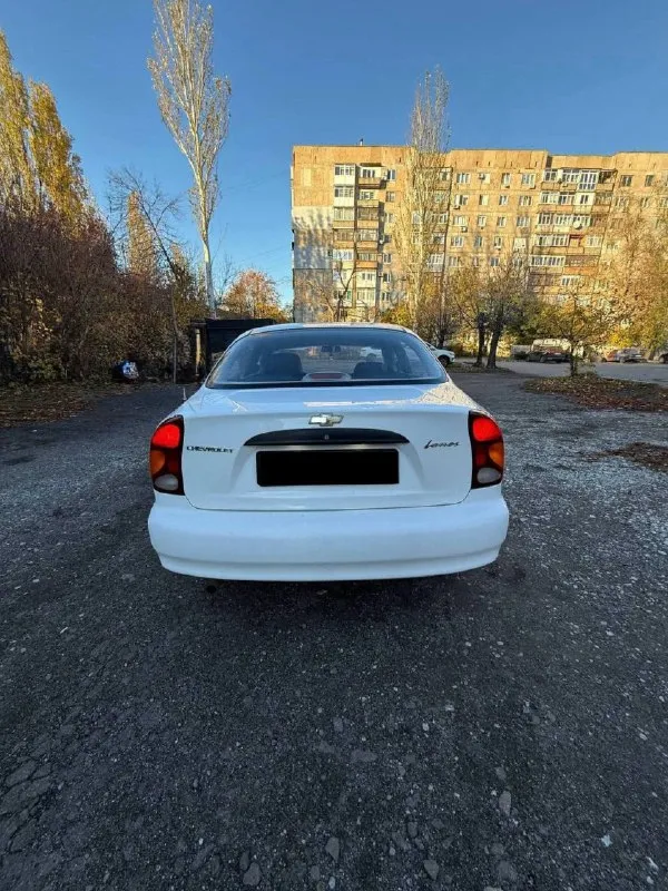 Продам chevrolet ланос 2008🚗 машина в технически хорошем состоянии, сел и поехал. двигатель работает ровно, объем 1.5 не троит не дымит, едет очень бодро. кпп не хрустит, все включется плавно, передачи не выбивает. новая кулиса. масло в коробке недавно менялось (3 тыс. км назад ) ходовая часть без посторонних стуков. в подарок отдам задние тормоза на барабаны. стоит новый насос гура. по кузову арки целые, днище целое, есть возрастные моменты. светодиодный свет в два этажа! пробег 170 тыс. документы чистые от хозяина, без штрафов, залогов, ограничений! любое переоформление! 319 тысяч рублей. торг. все вопросы в л/с и по н. т. +79491268518 авто находится в шахтерске. 📞 звоните: +7(949)1268518 - фотография - 2